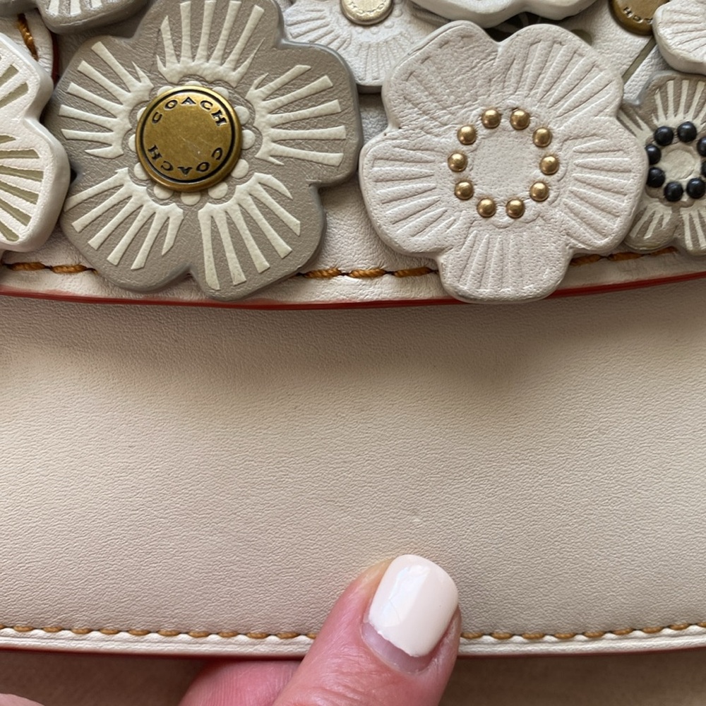 COACH 1941 Tea Rose Clutch CHALK
Wristlet Wallet - Picture 16 of 16